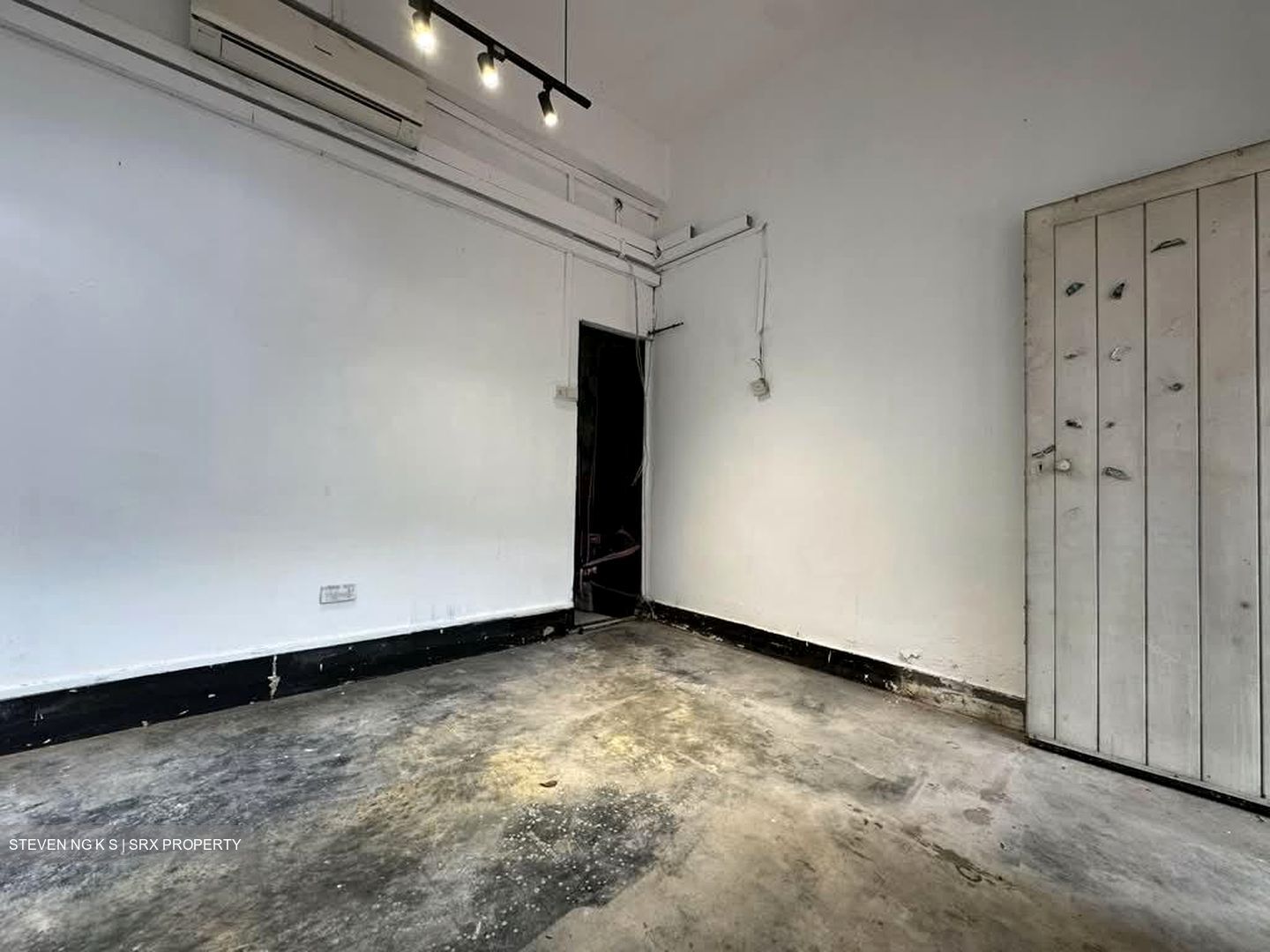 Ang Mo Kio Avenue 6 (D20), Shop House #610368561